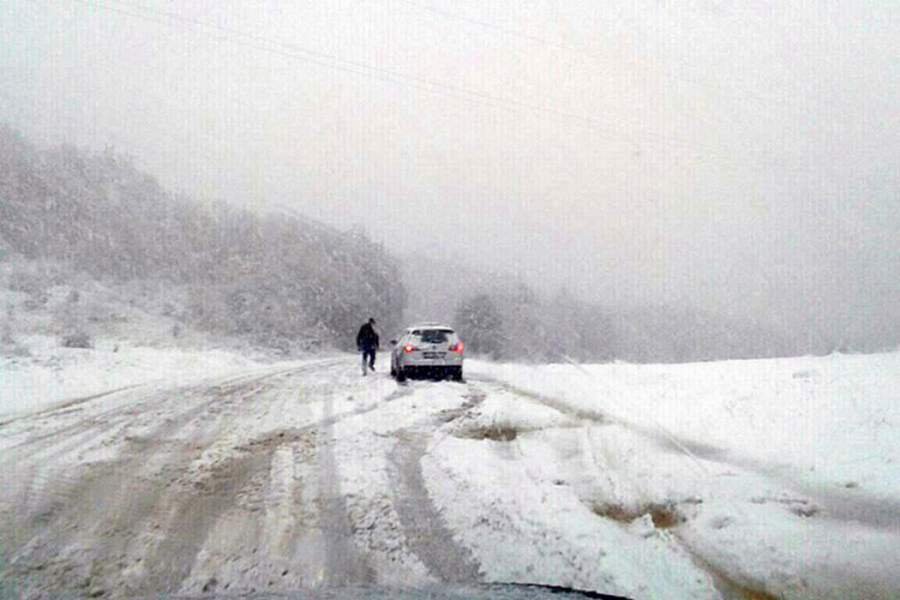 Snijeg izazvao kolaps na putu Foča - Sarajevu