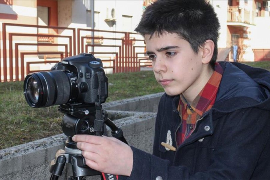 Petnaestogodišnji Andrej Nježić iz Banjaluke piše scenarije, režira, snima, glumi i montira