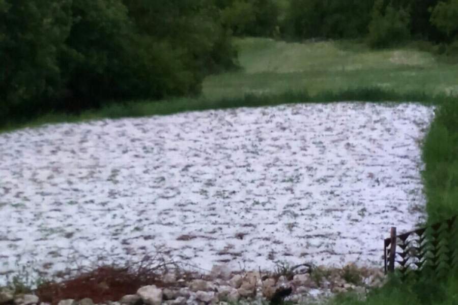 Jako nevrijeme praćeno gradom u Ljubinju i Trebinju