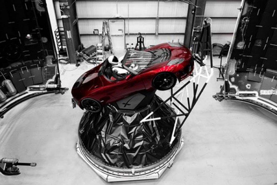 Elon Mask šalje Teslu u svemir