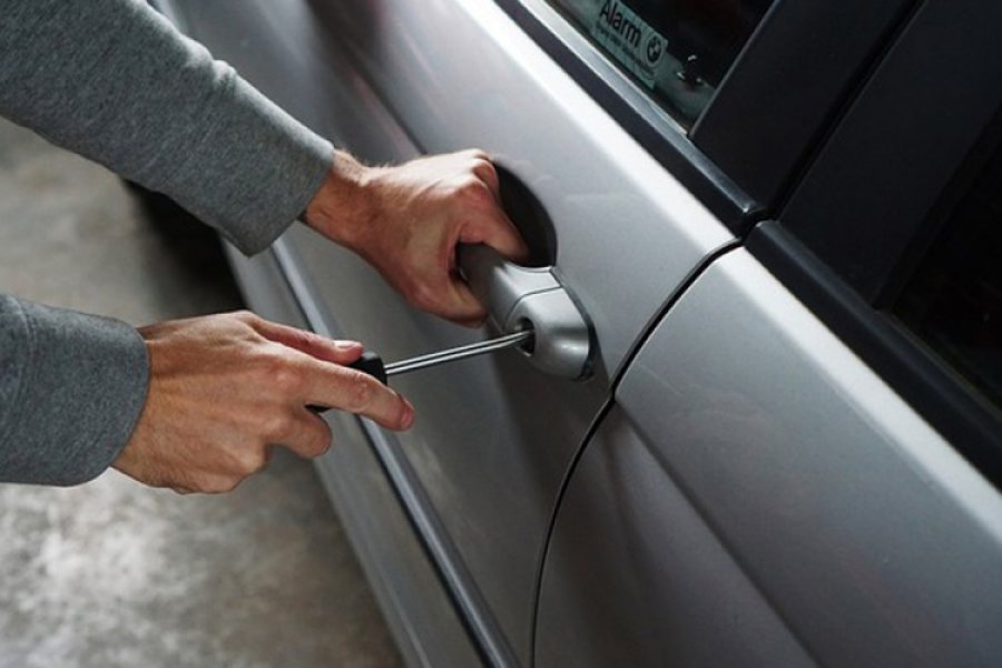 Tokom jedne noći obio 14 automobila