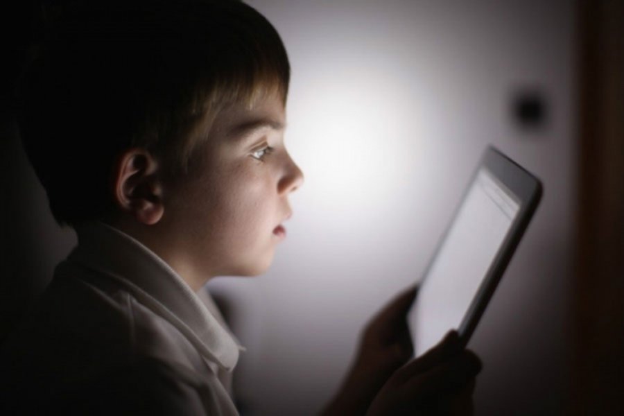 Stručnjaci povodom igre "Momo": Razgovor i kontrola najbolji način zaštite djece na internetu