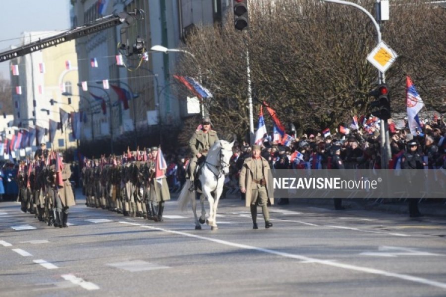 Svečani defile na ulicama Banjaluke