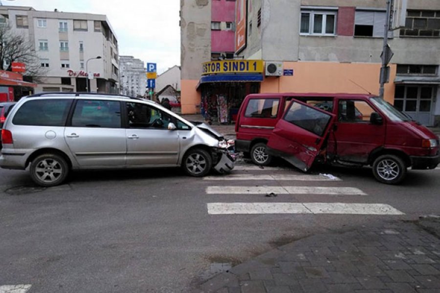 Udes kod Ekonomske škole u Banjaluci