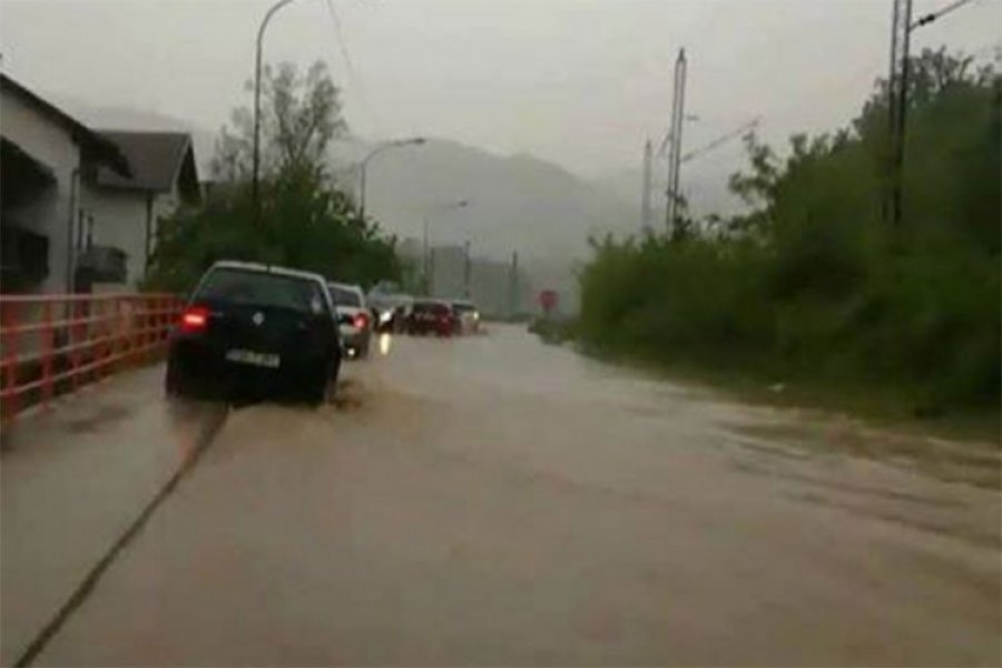 Blokiran saobraćaj na ulazu u Čelinac