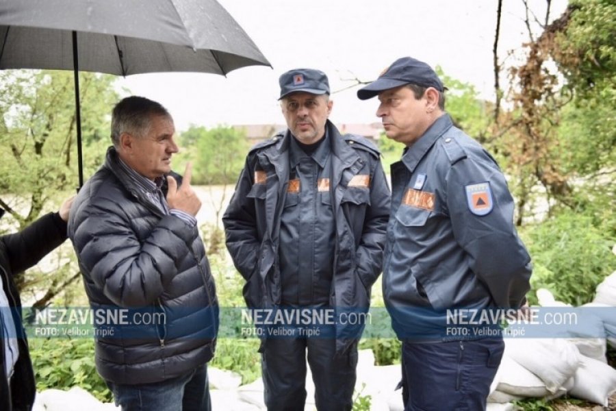 Višković i Radojičić: Situacija stabilnija, građani da ostanu na oprezu još jednu noć