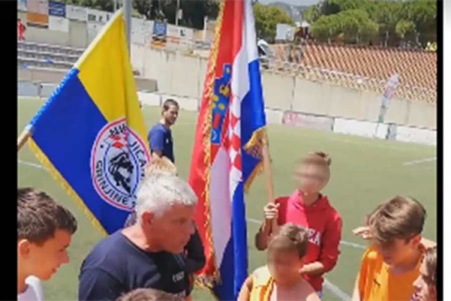 Djeca iz Dalmacije slave pobjedu nad djecom iz Srbije uz ustaški pozdrav
