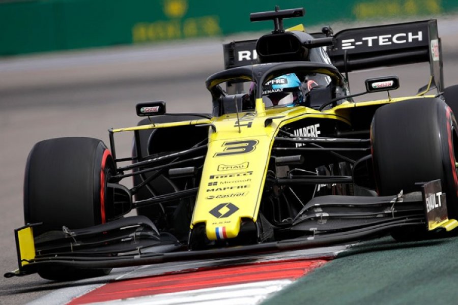 Renault u F1 nastavlja sam