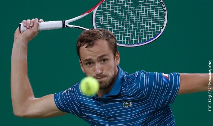 Medvedev nadigrao Zvereva i osvojio titulu u Šangaju