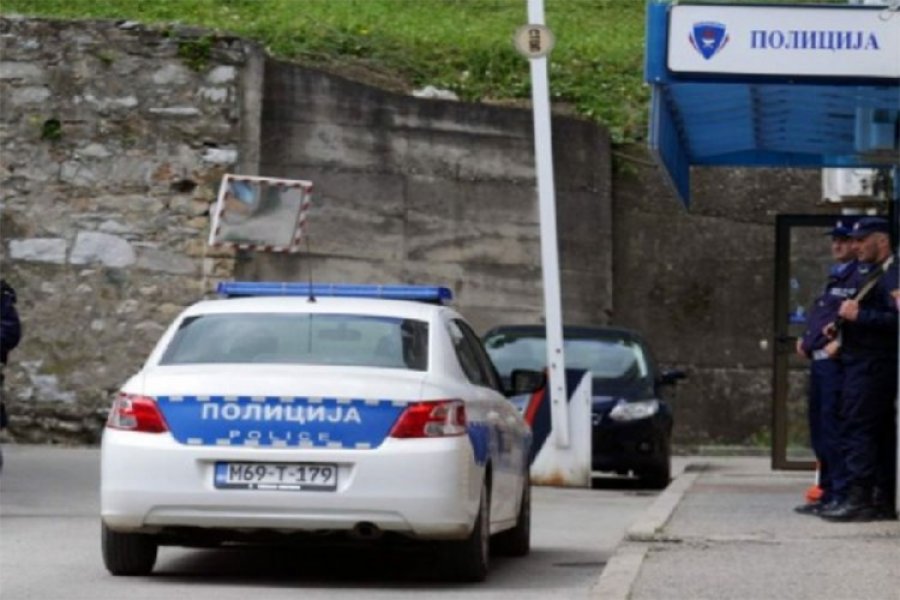 Izbo nožem policajca u Šekovićima