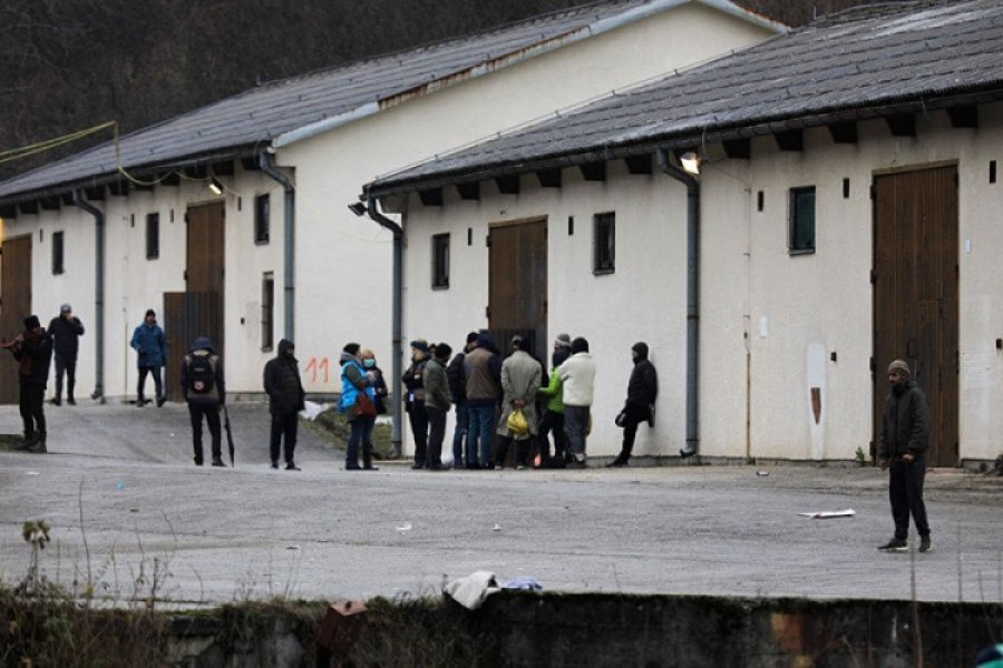 Na području BiH više od 7.000 migranata, skoro trećina van kampova