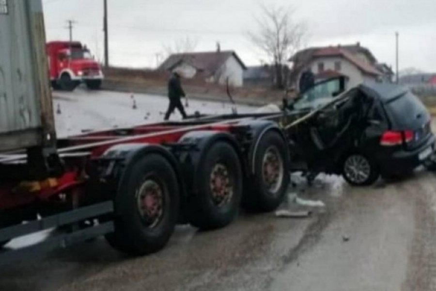 Stravičan sudar vozila autoškole i kamiona, poginula kandidatkinja