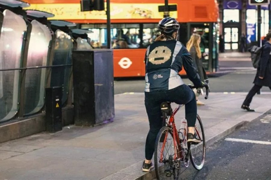 Ford jakna za bicikliste komunicira uz pomoć emotikona