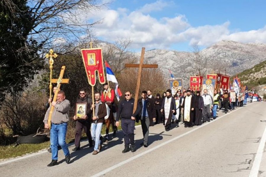 Krenula litija iz sela Mrkonjići ka Trebinju