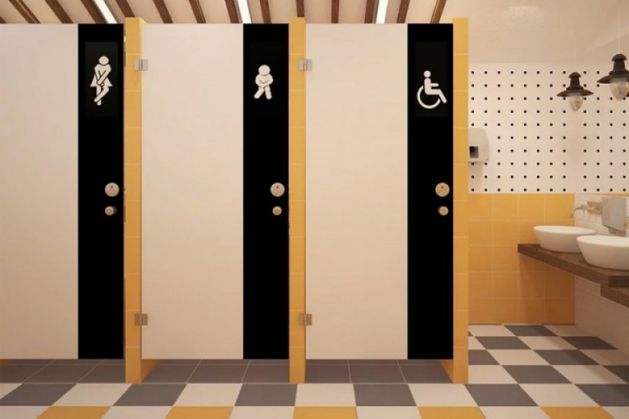 Zašto vrata javnih toaleta ne idu skroz do poda?​