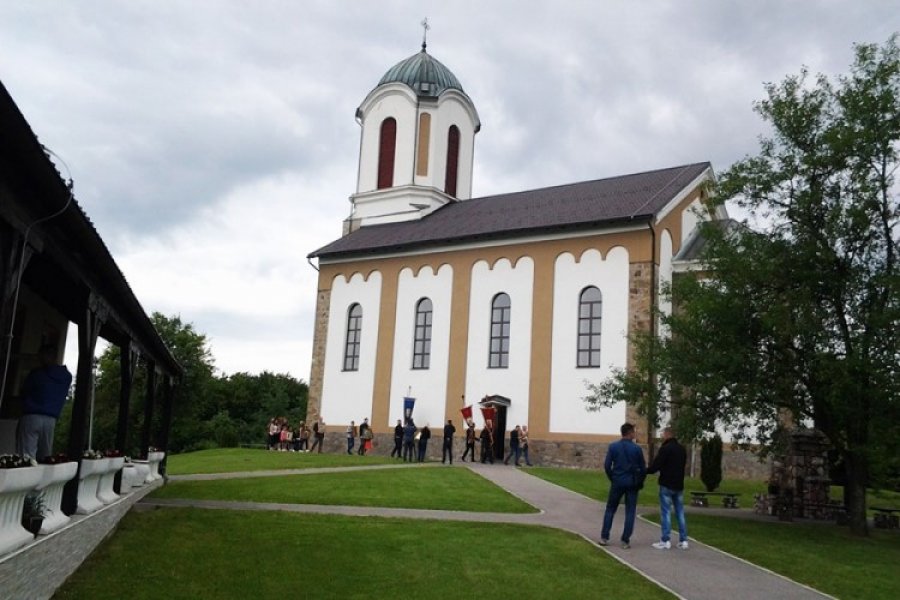 Mještani Trebave crkvenim zvonom rastjeruju oblake