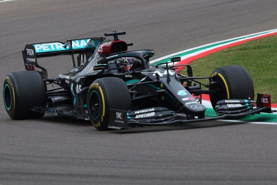 Hamilton trijumfovao u Imoli, Mercedes ponovo šampion konstruktora