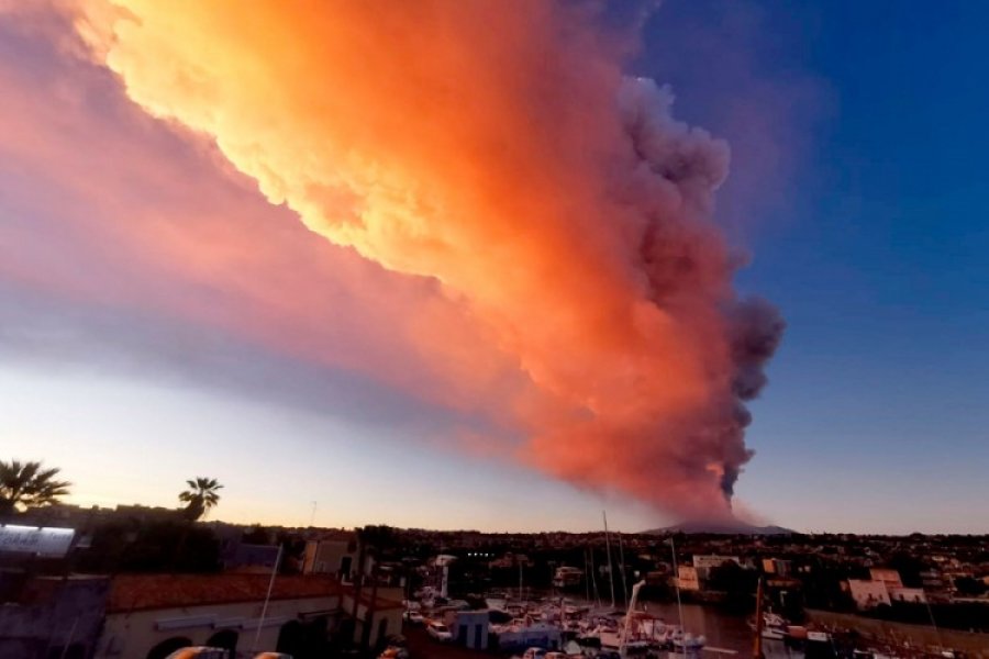 Etna ponovo aktivna