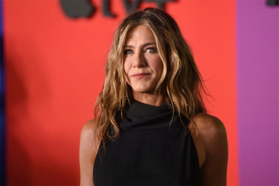 Dženifer Aniston postaje majka