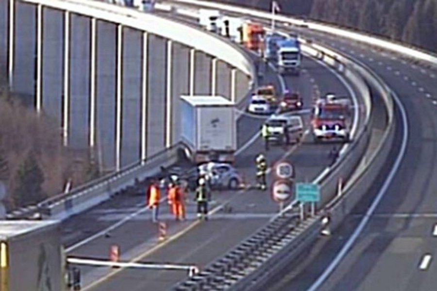Teška saobraćajna nesreća na auto-putu Zagreb - Rijeka, dvoje mrtvih