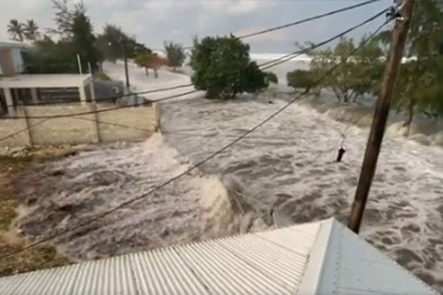 Cunami uništava sve pred sobom, veliki talasi zapljusnuli Tongo