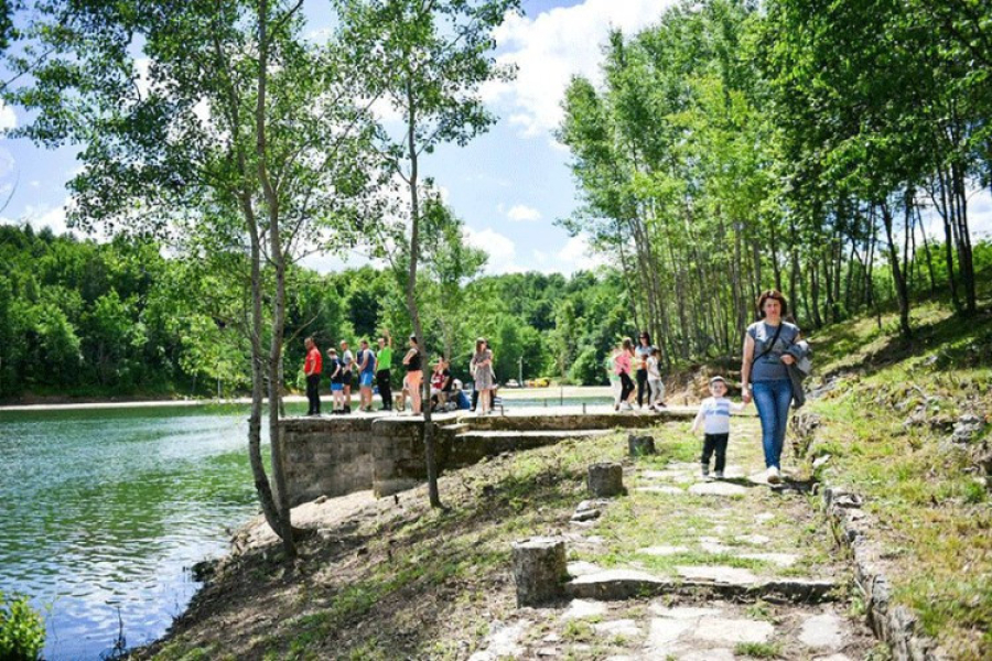 Vrijeme danas: Sunčano i toplo, poslije podne kiša