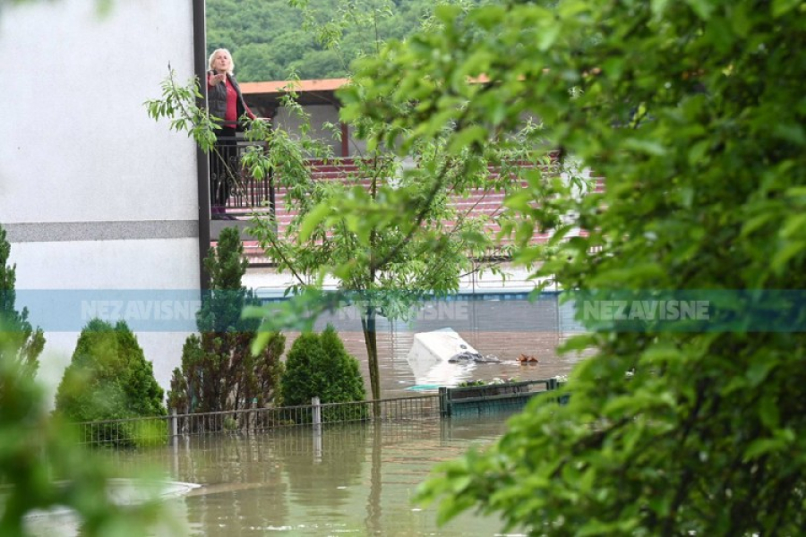 Novi Grad: Kuće pod vodom, plutaju frižideri i namještaj