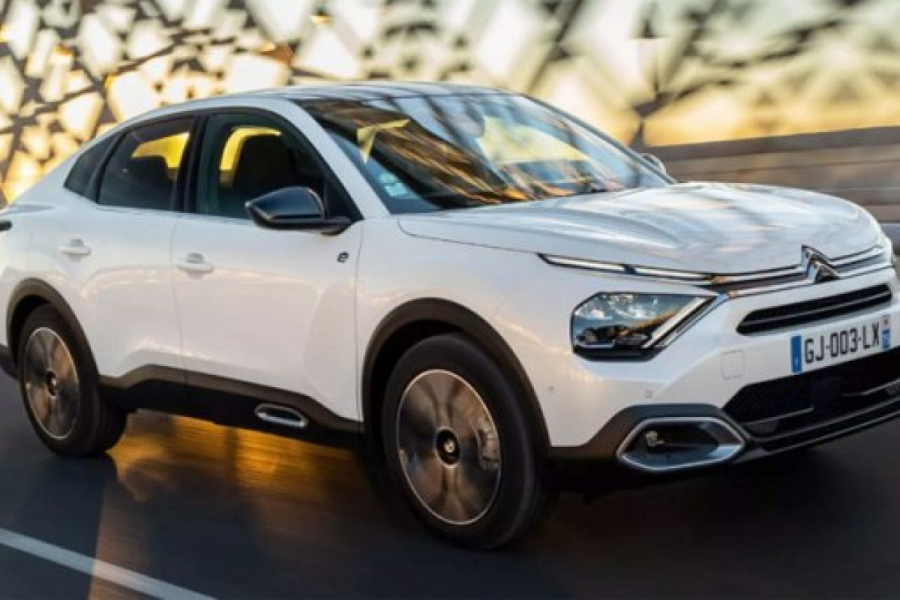 Citroen unapredio e-C4 i e-C4 X