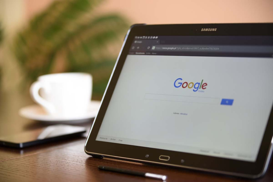 Evo zašto Google toliko želi da koristite Chrome na iPhone telefonima