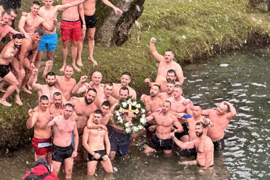 Bogojavljensko plivanje u Banjaluci: Ovogodišnji pobjednik Nikola Ćosić