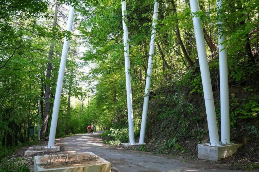 Banjaluka dobija vidikovac na Banj brdu: Počelo postavljanje konstrukcije