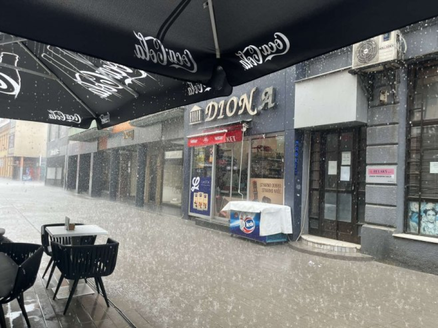 Nevrijeme i grad veličine oraha pogodili Banjaluku I Doboj