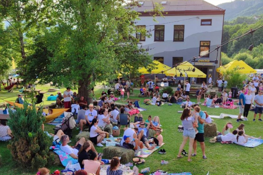 Besplatan prevoz na "Pecka Outdoor Festival"