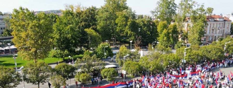 Svečani defile povodom Dana srpskog jedinstva: Na ulicama Banjaluke zastava duga 80 metara