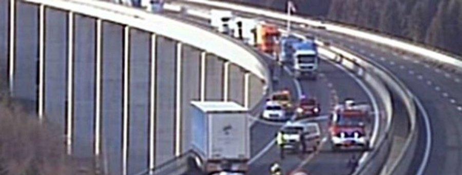 Teška saobraćajna nesreća na auto-putu Zagreb - Rijeka, dvoje mrtvih