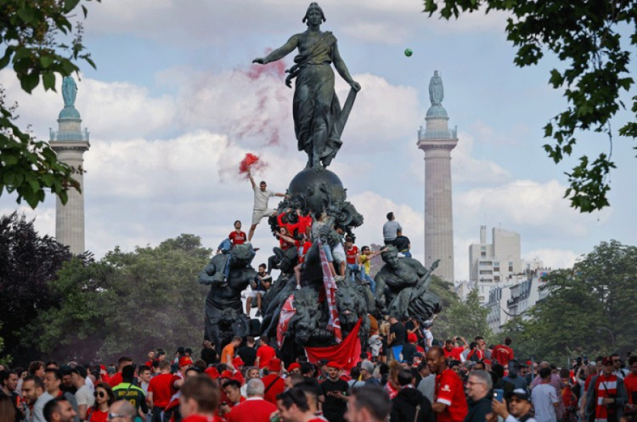 Navijači Liverpula preplavili ulice Pariza i još jednom zadivili fudbalski svijet