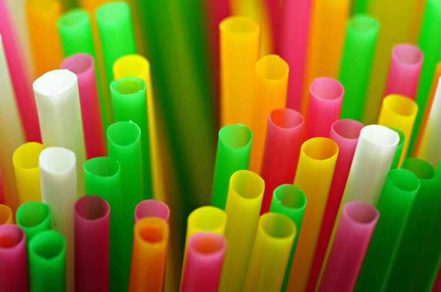 Tramp vraća plastične slamke: “Koristio sam papirnate, ne traju dugo”