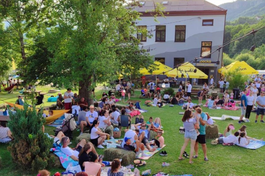 Besplatan prevoz na "Pecka Outdoor Festival"