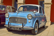 Legendarni, plavi fićo privukao pažnju dok je "jurio" auto-putem